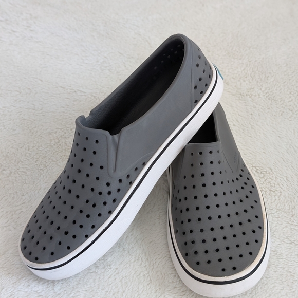 Great Condition: Native Jefferson Unisex Men’s 7 (Women’s 9) - Picture 1 of 16